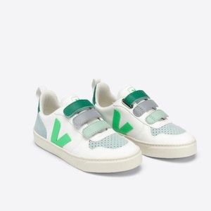 Veja side-logo detail sneakers
